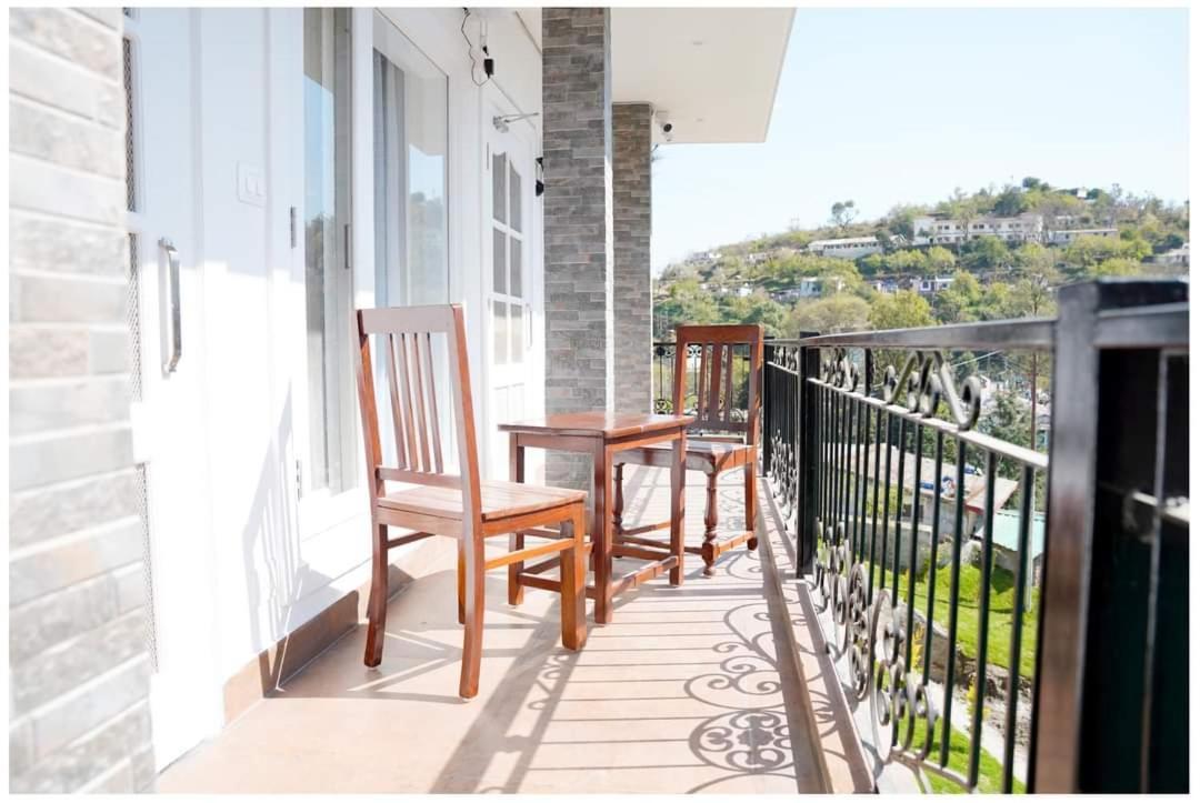 The Periwinkle Homestay Bhimtal Exterior photo