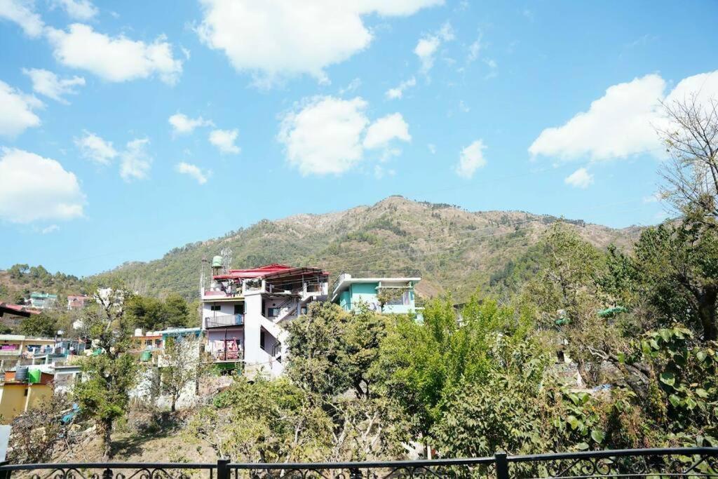 The Periwinkle Homestay Bhimtal Exterior photo