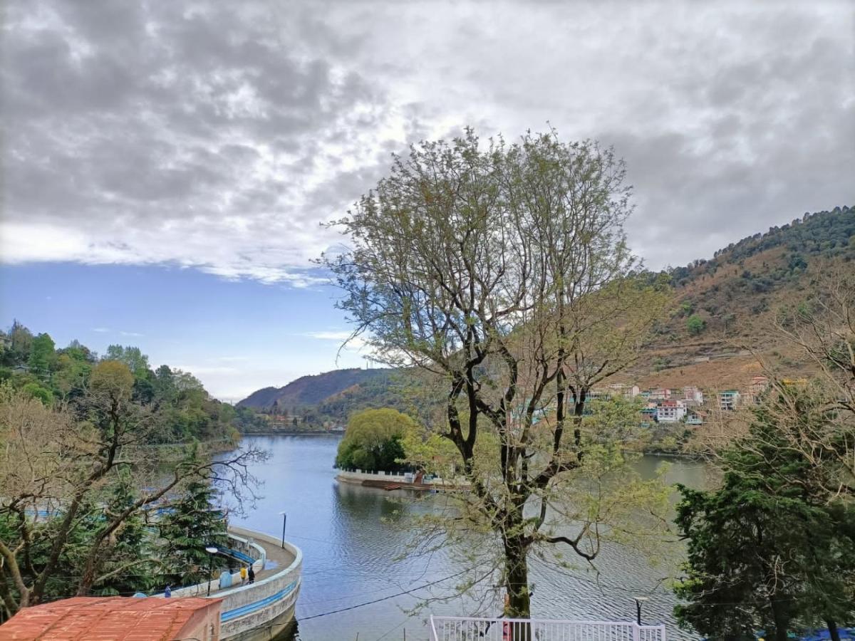 The Periwinkle Homestay Bhimtal Exterior photo