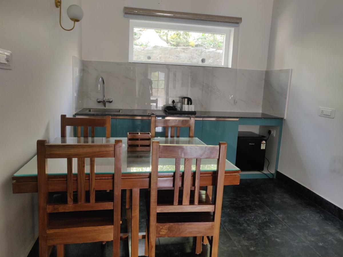 The Periwinkle Homestay Bhimtal Exterior photo